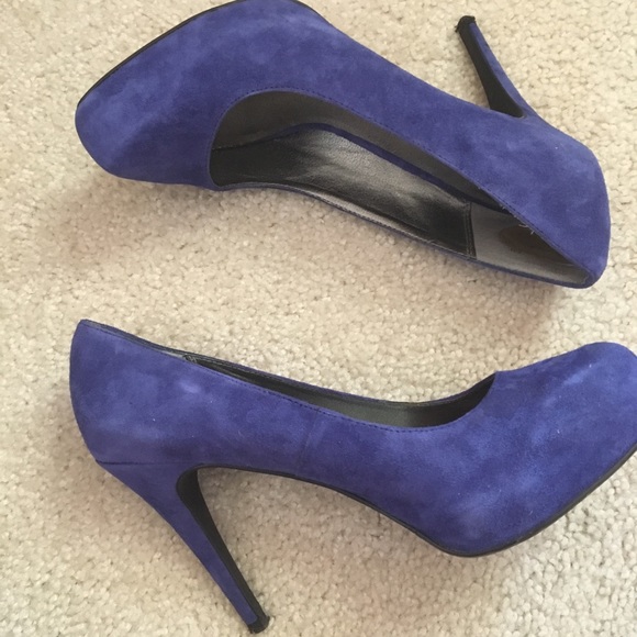HEELS- women’s pump- blue suede- great condition - Picture 4 of 5